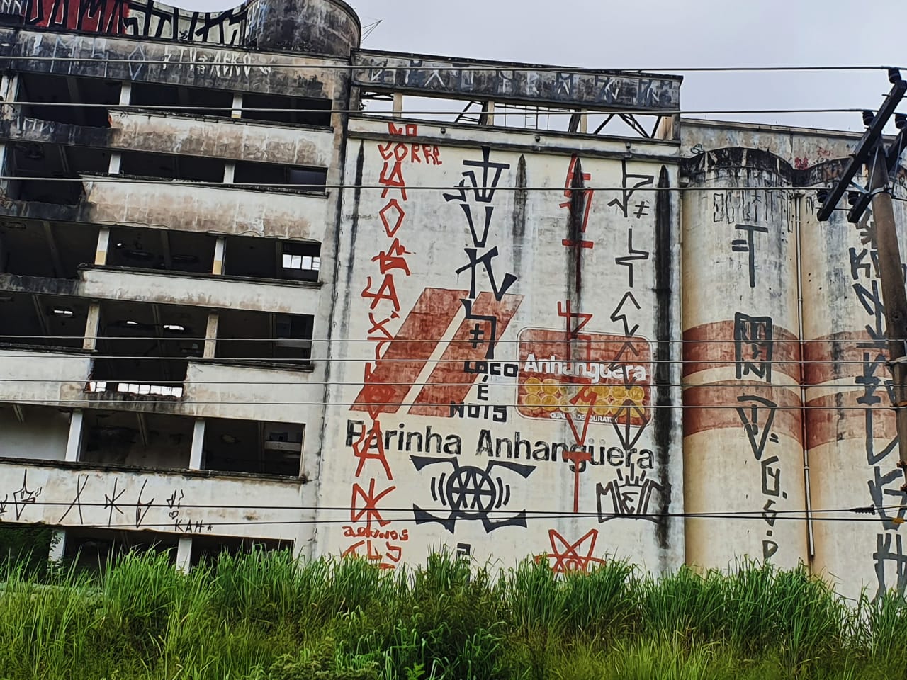 Prédios abandonados em Campinas geram preocupação