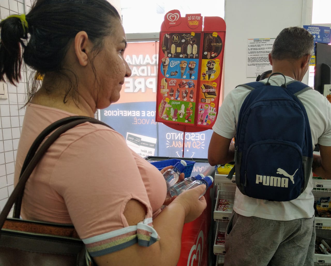 Cresce procura por álcool gel e máscaras cirúrgicas
