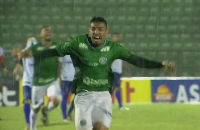 Nos acréscimos, Guarani vence primeira em casa