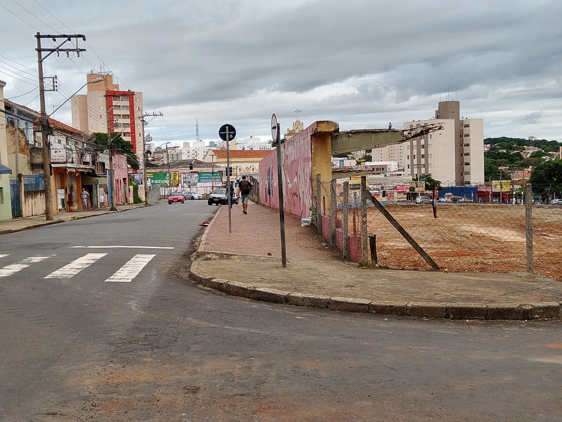 Uso da área da antiga rodoviária anima comércio