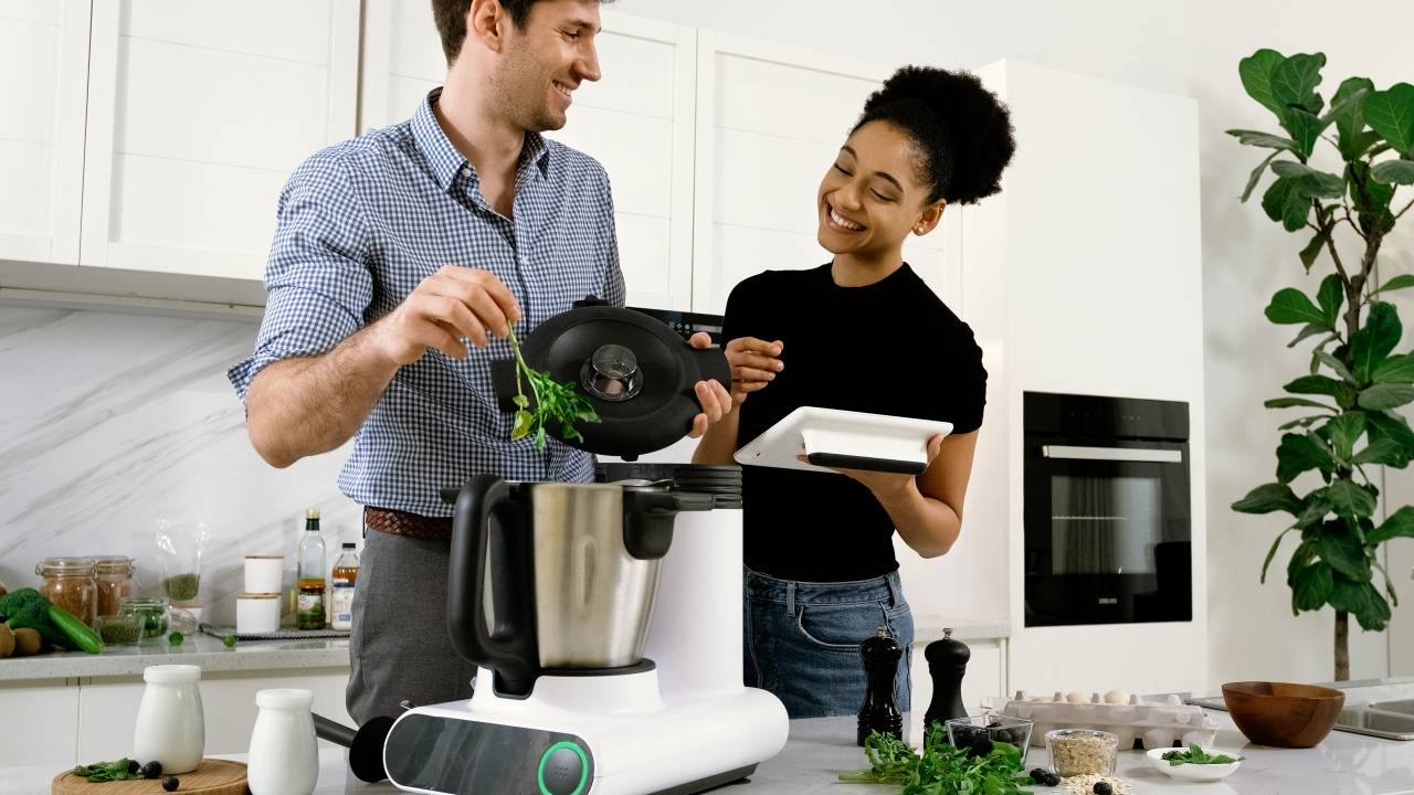 Conheça Julia: o sistema que praticamente cozinha para você