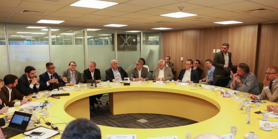 Federação dos atletas de futebol rejeita redução salarial