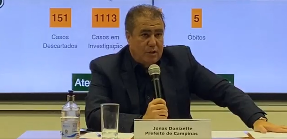 Jonas avalia obrigar o uso de máscaras pela população