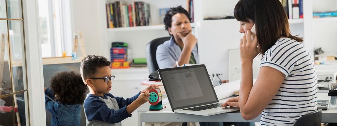 Pais e Mães em Home Office