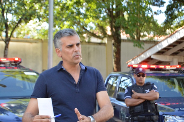 Gustavo Reis culpa relaxamento pela disparada da pandemia