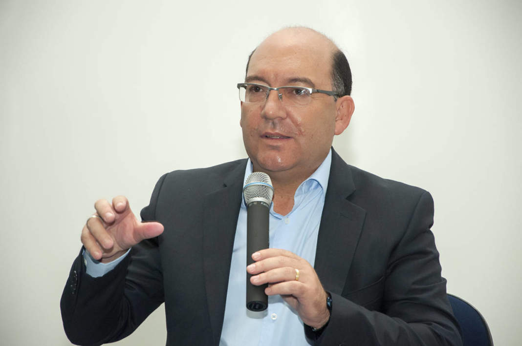 Prefeito de Vinhedo é internado na Santa Casa