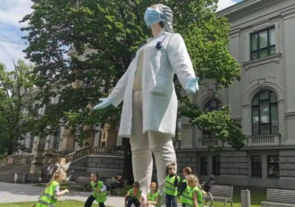 A Boa Notícia: homenagem aos médicos