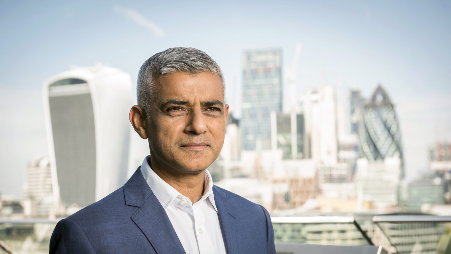A Boa Notícia: prefeito de Londres corta próprio salário