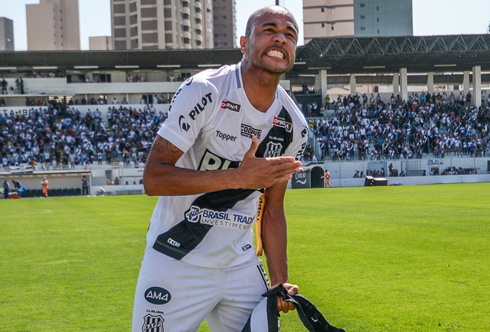 Ponte divulga nota sobre saída de Roger durante quarentena