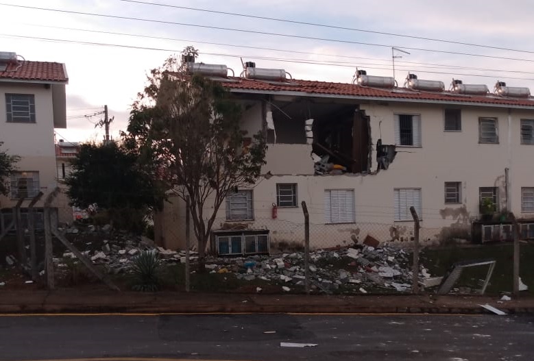 Vazamento de gás causa explosão e deixa feridos