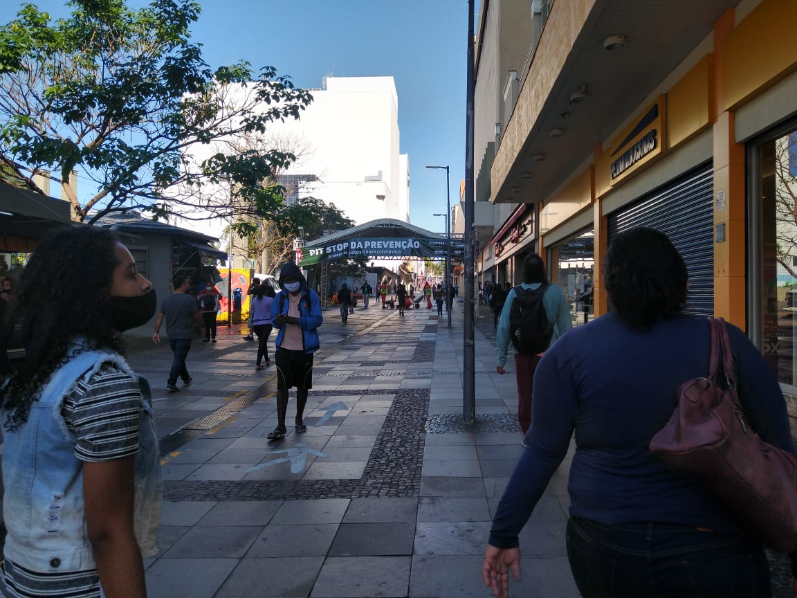 Roubos de celulares sobem após reabertura