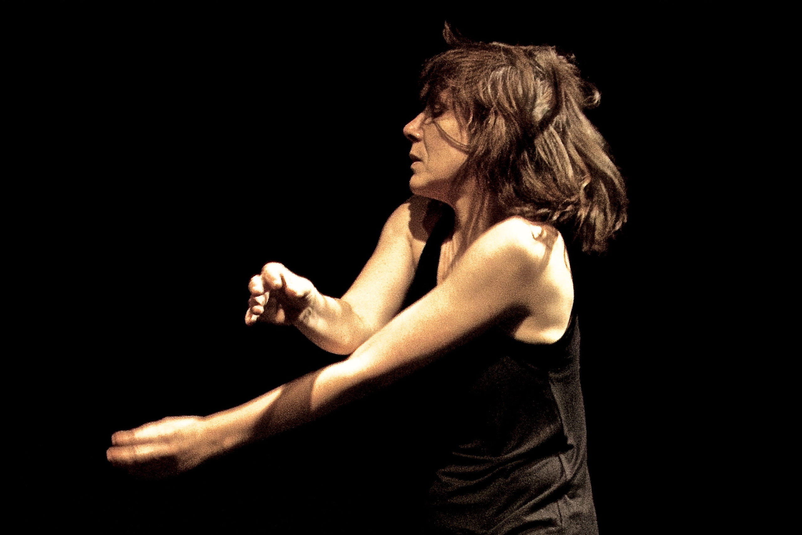 Jussara Miller apresenta solo de dança on-line
