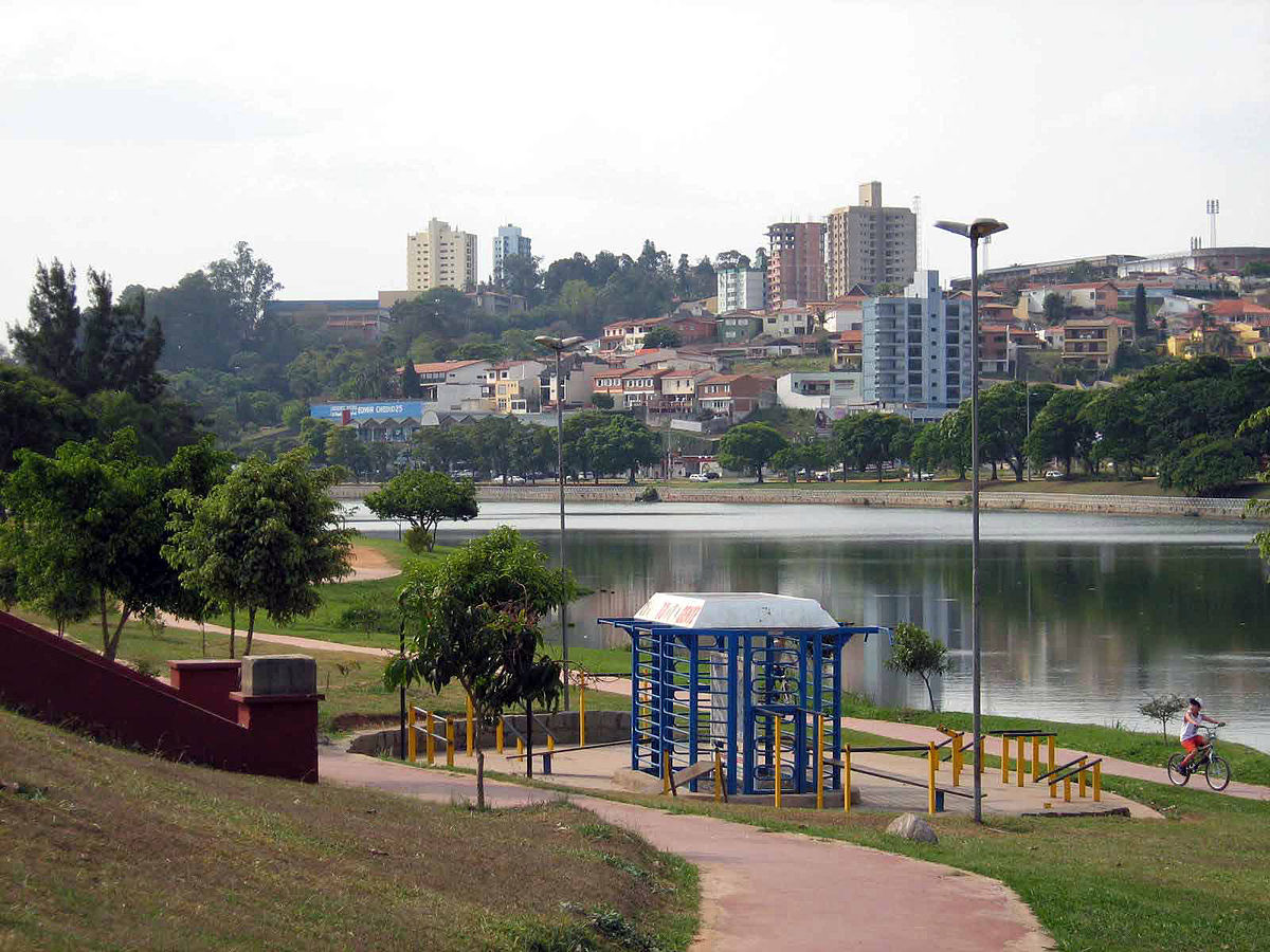 Bragança Paulista reduz horário do comércio