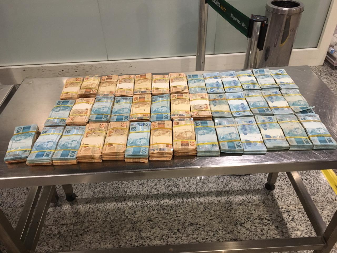 PF apreende cerca de R$ 360 mil em mala em Viracopos