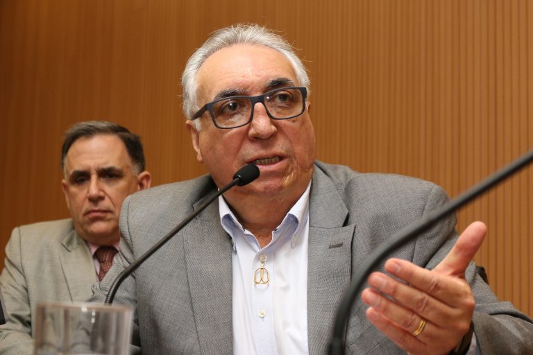 Secretário aponta menor pressão na rede de saúde