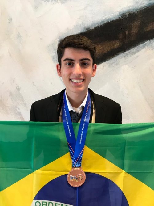 A Boa Notícia: brasileiro passa em 11 universidades