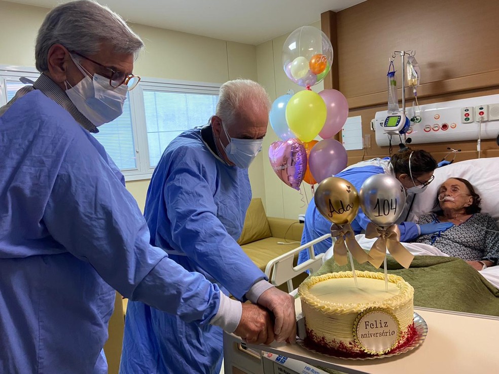 A Boa Notícia: curada de 104 anos recebe festa