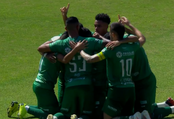 Com um jogador a menos, Guarani vence o Botafogo