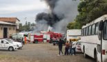 Incêndio destrói ônibus em Paulínia; veja fotos