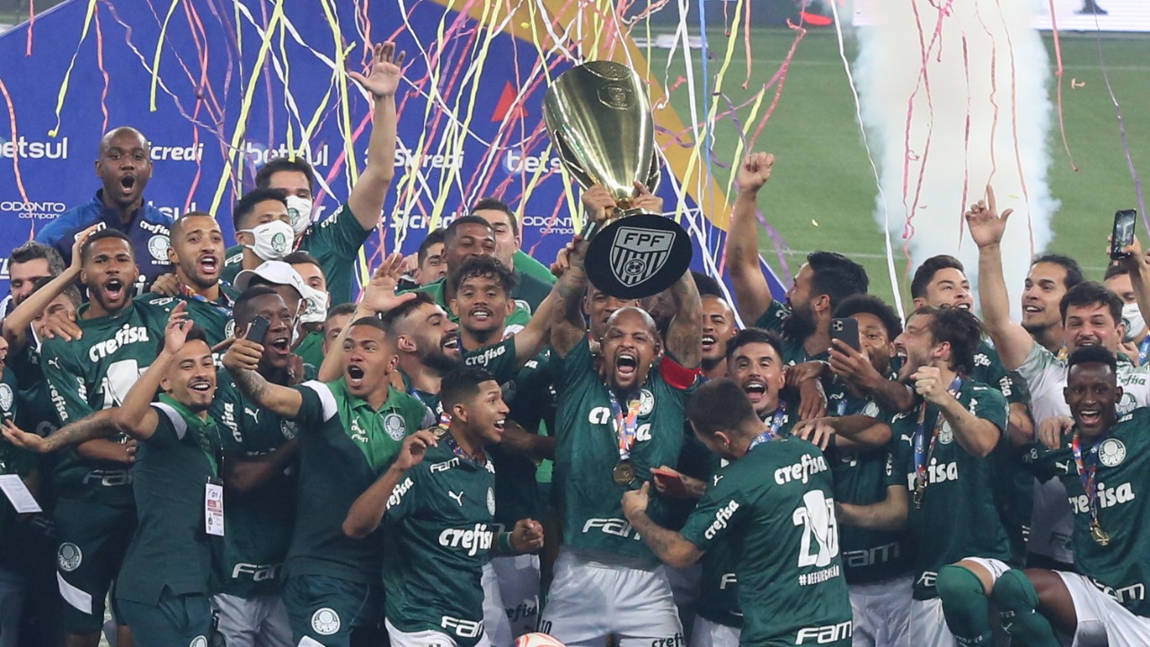 Nos pênaltis, Palmeiras volta a ser campeão paulista após 12 anos