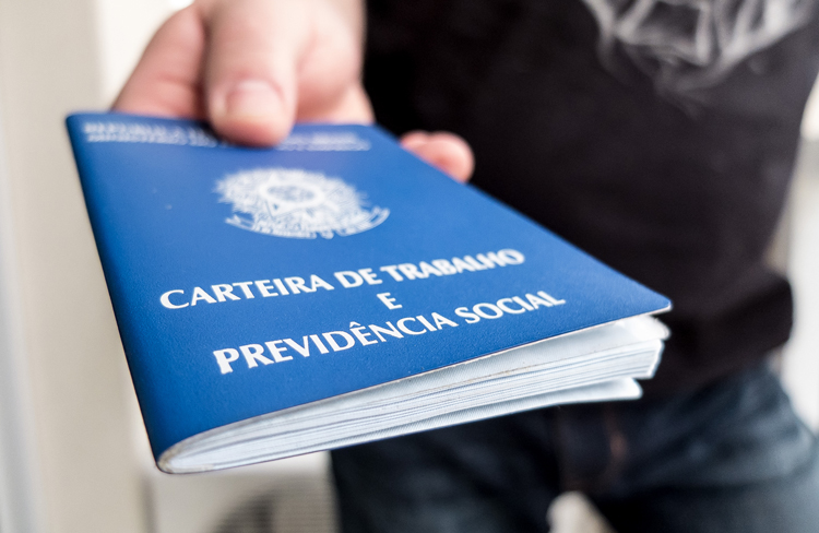 Redução de jornada é solução para crise