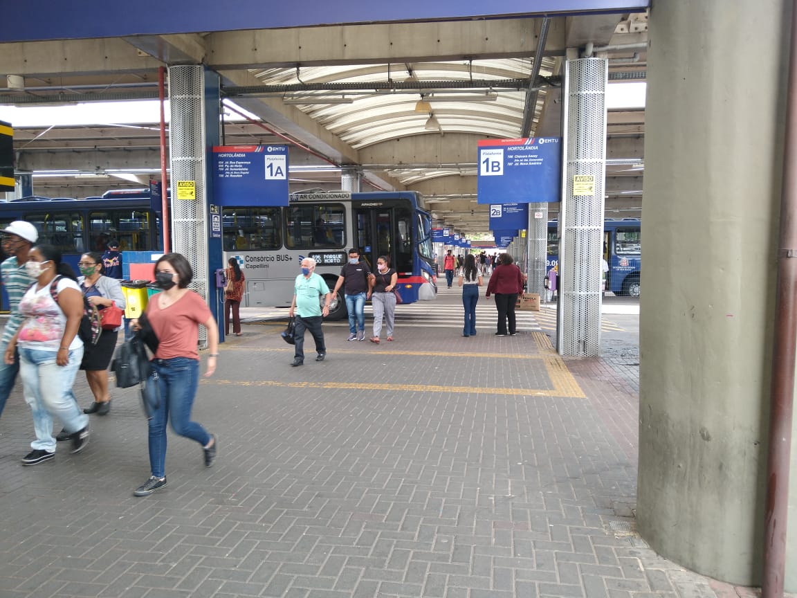 Terminal Metropolitano enche na fase amarela