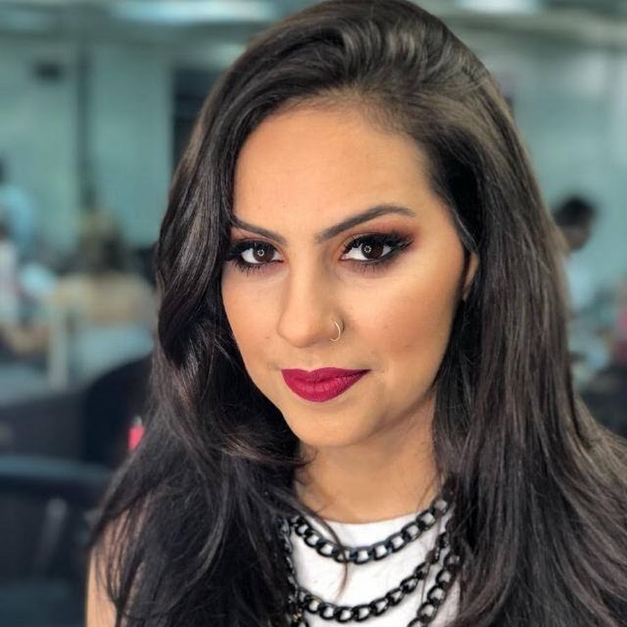 Na Ponta do Lápis – Júlia Mendonça