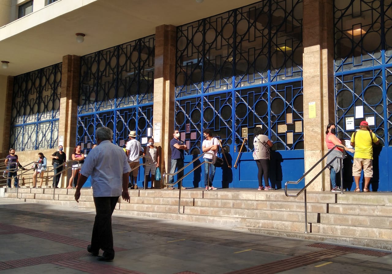 Correios rebatem adesão apontada por sindicato
