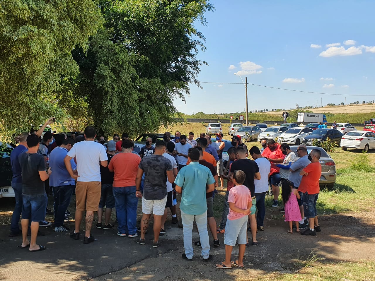 Motoristas da Uber fazem protesto em Campinas