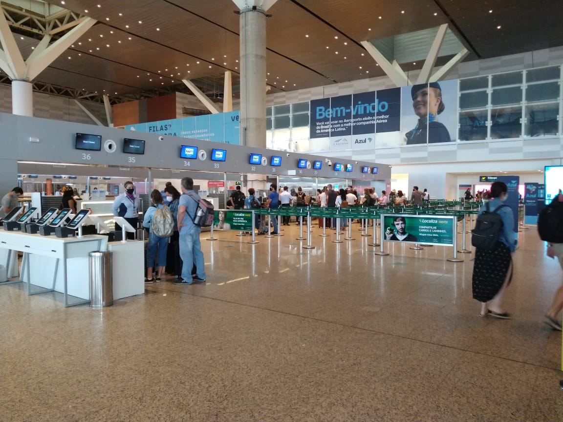 Movimentação nos terminais de Campinas é intensa na saída para o feriado