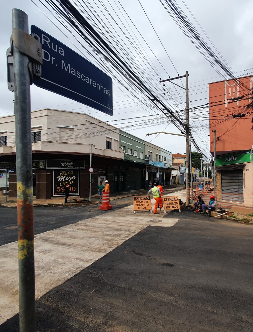 Atraso na entrega do BRT prejudica comerciantes