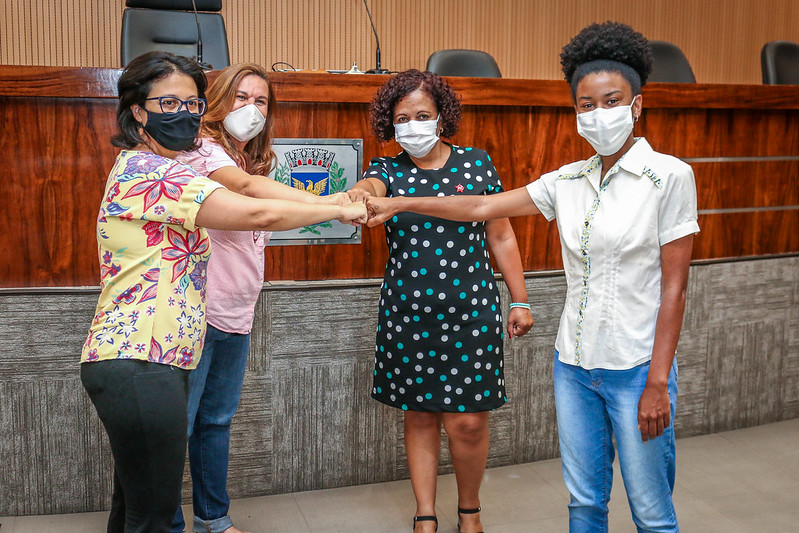 Maior bancada feminina da história da Câmara toma posse