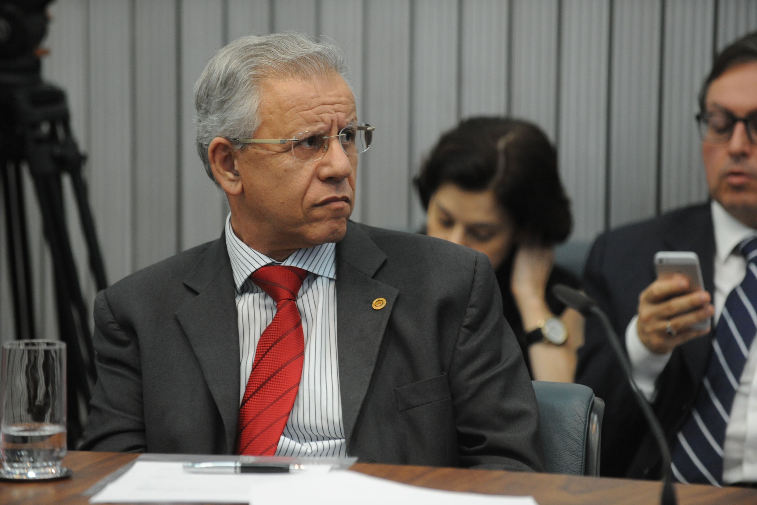 Perugini segue internado em UTI com quadro estável