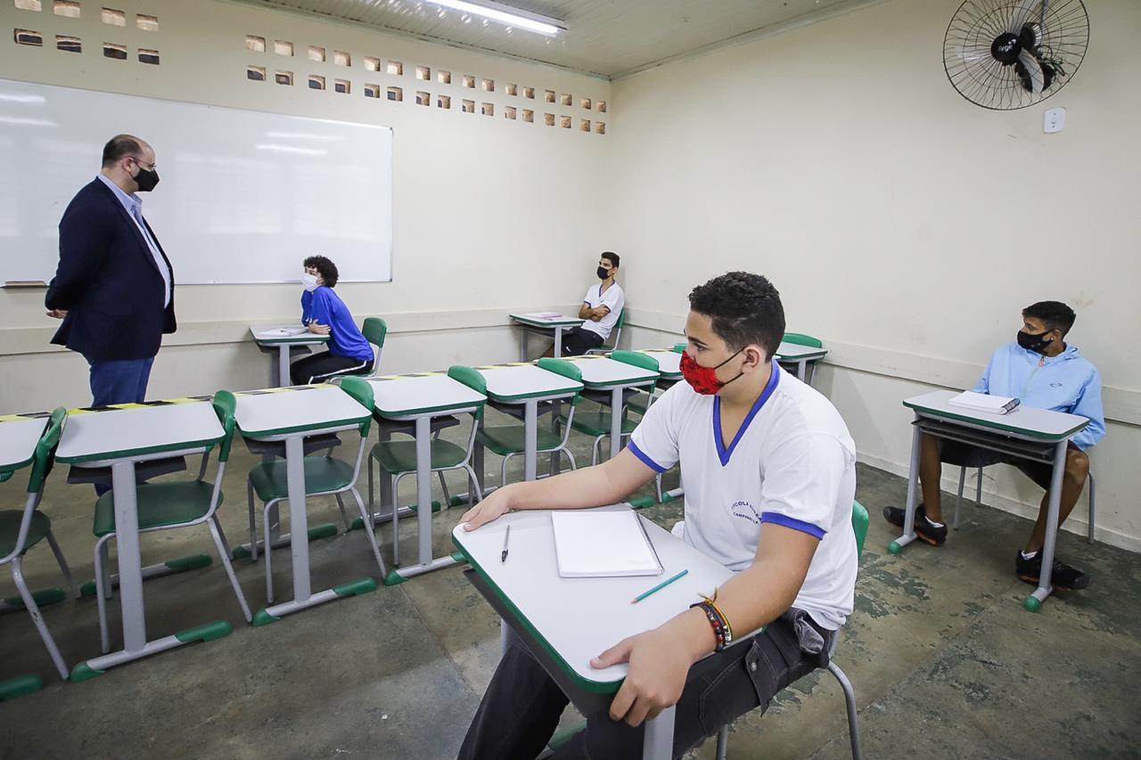 Escolas estaduais terão psicólogos para auxiliar alunos