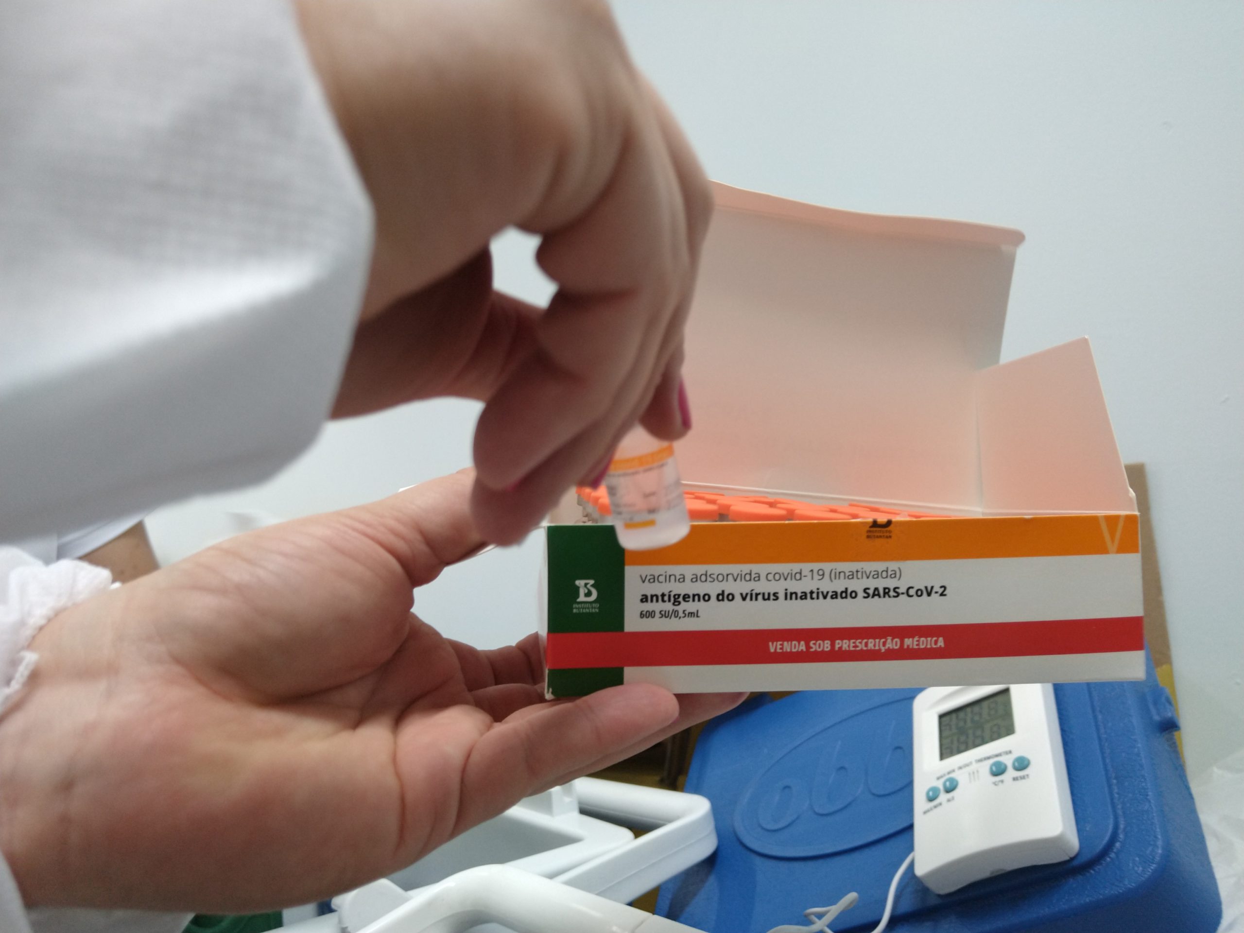 Voluntários da CoronaVac não sabem se estão imunizados