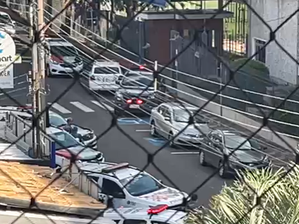 Menor invade escola em Americana e fere funcionária