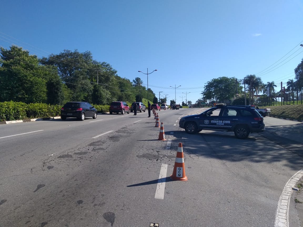 Vinhedo realiza barreira sanitária no acesso à cidade