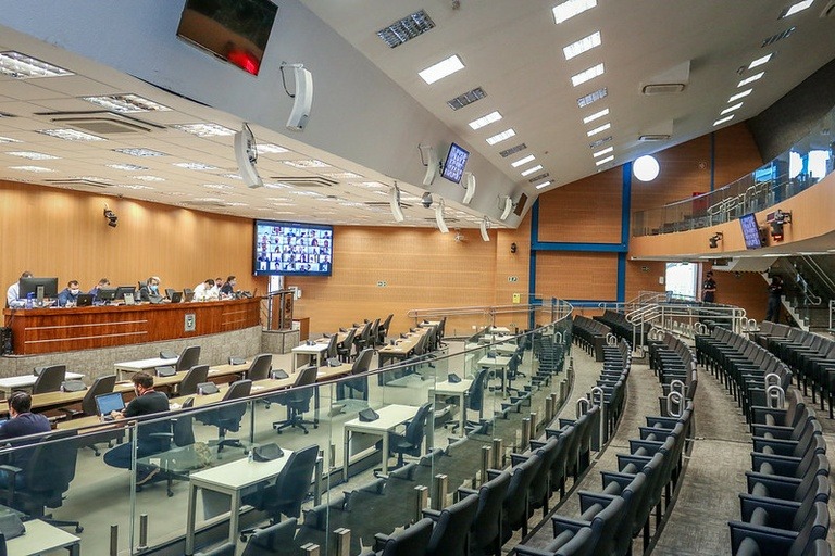 Câmara aprova PL que suspende validade de concursos públicos