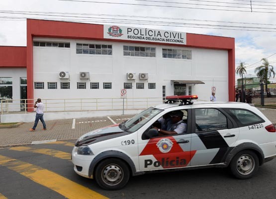 Motoboy é preso com tijolos de maconha em Campinas