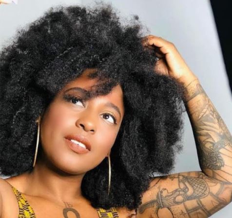 Professora sofre racismo e machismo em palestra