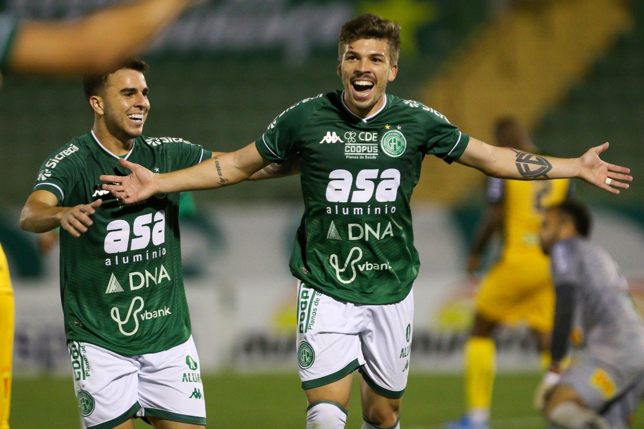 Guarani vence, mas tem dois expulsos por briga