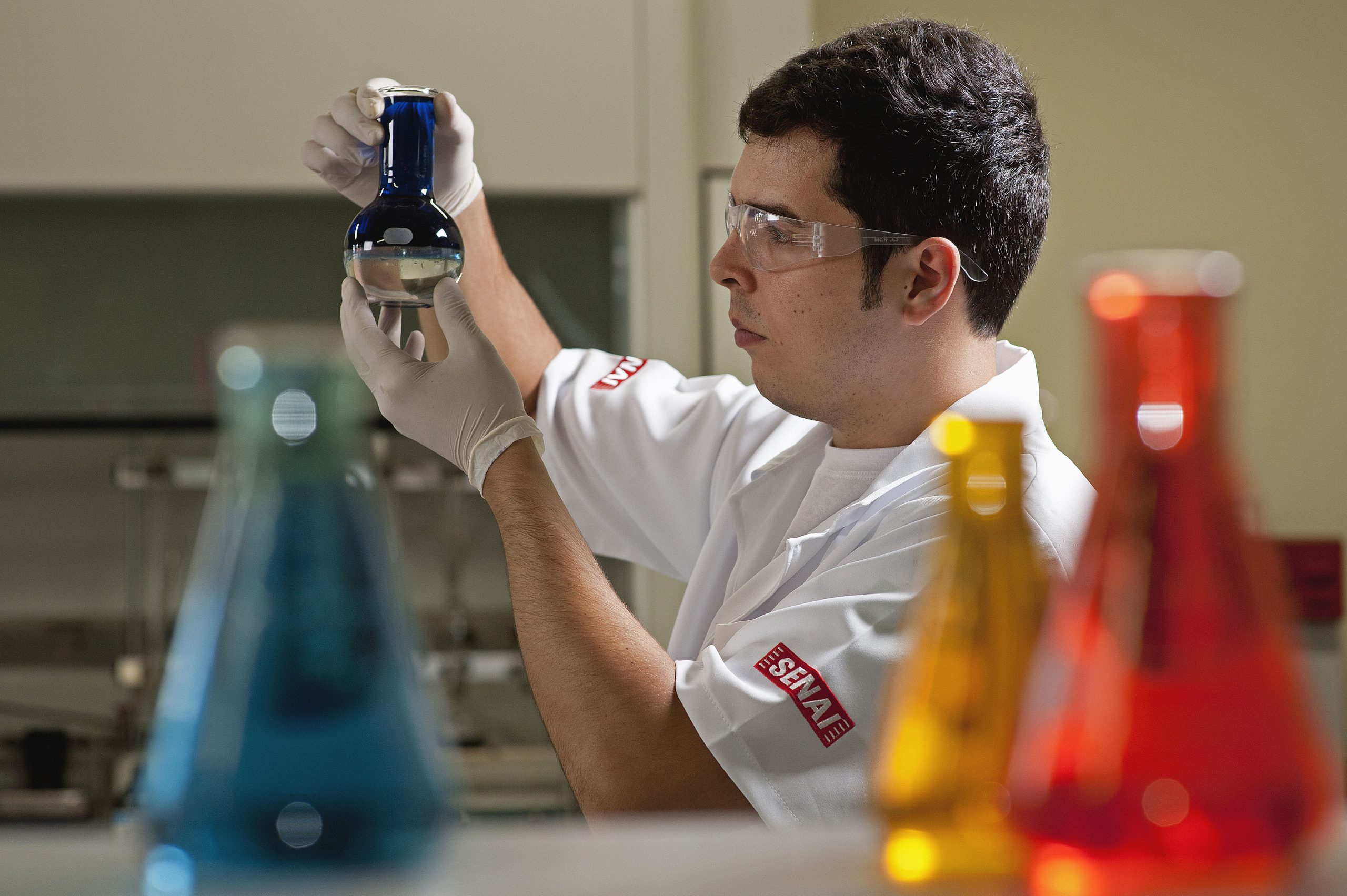 SENAI Paulínia oferece curso gratuito de técnico de química