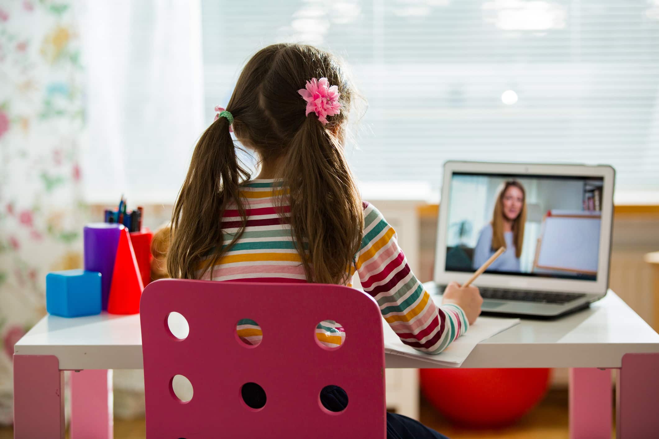 Tutores online e plataformas interativas ajudam e transformam o mercado de ensino à distância