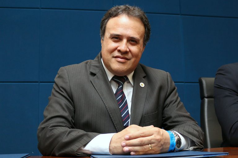 Vereador Professor Alberto segue em estado grave
