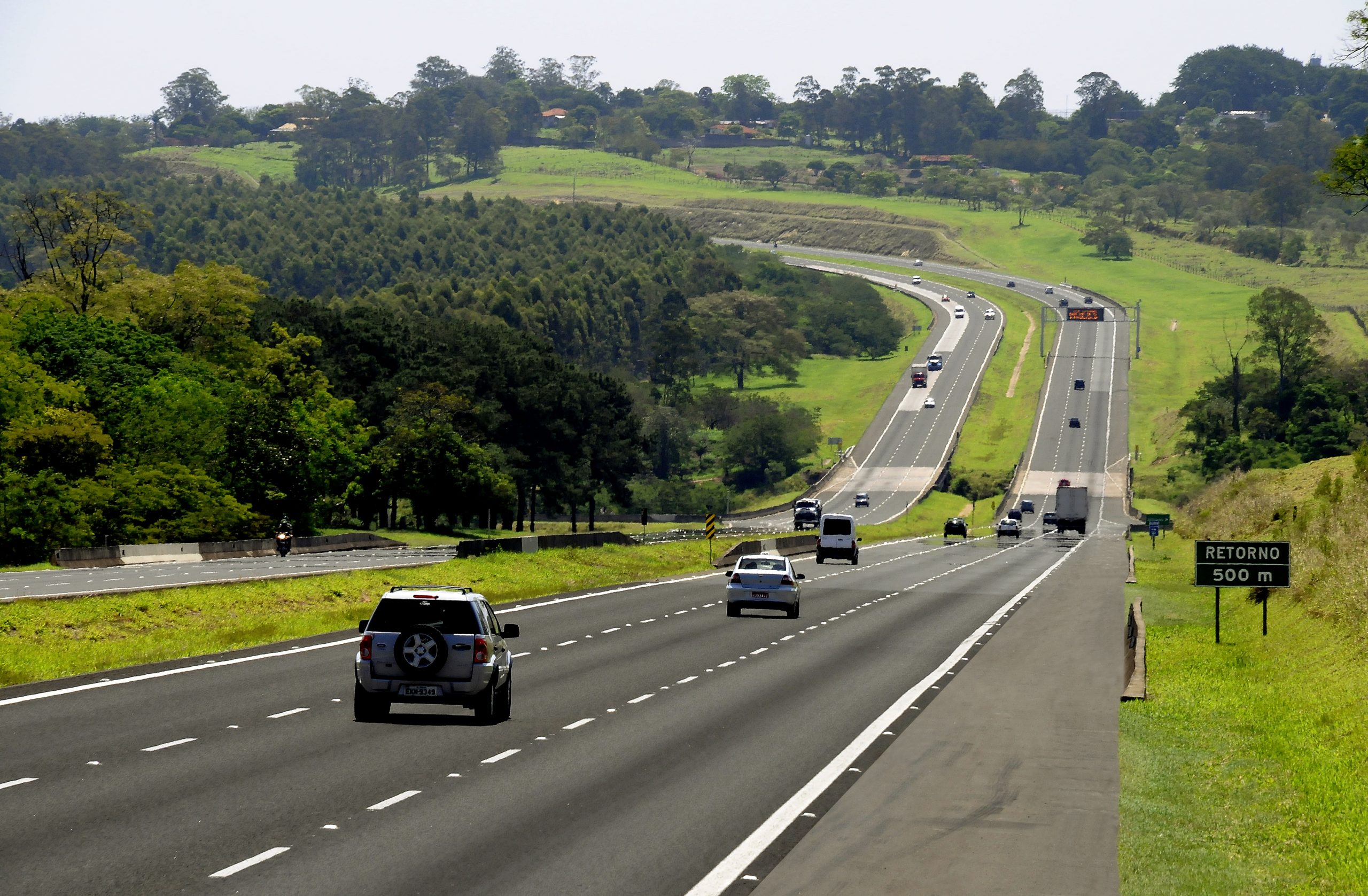 Motorista morre em acidente na Bandeirantes