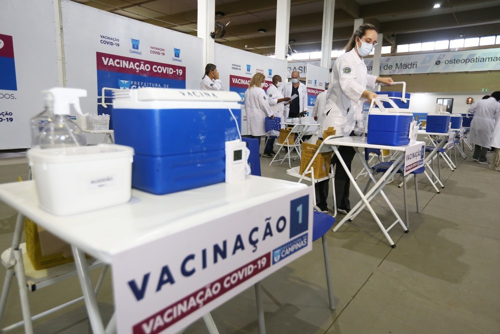 Campinas suspende agendamento de vacinação contra Covid-19