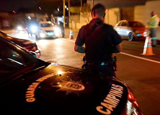 Guarda dispersa 1654 pessoas e fecha seis estabelecimentos