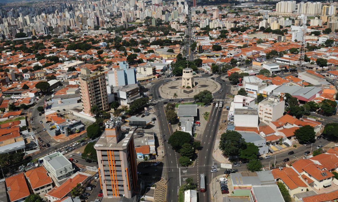 Campinas anuncia parceria com empresas para vacinação