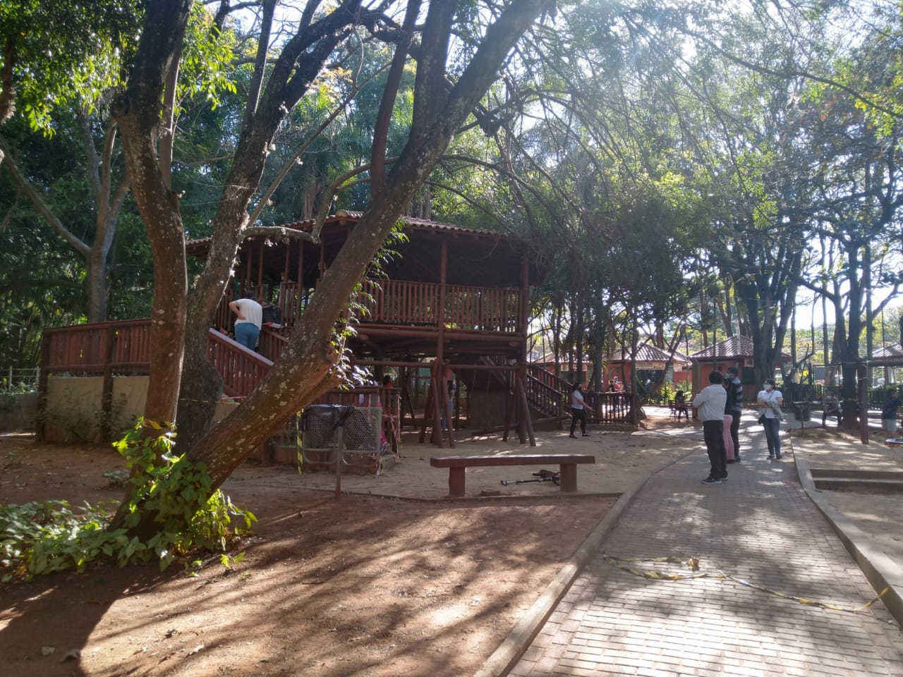 Prefeitura libera uso de playgrounds em parques públicos