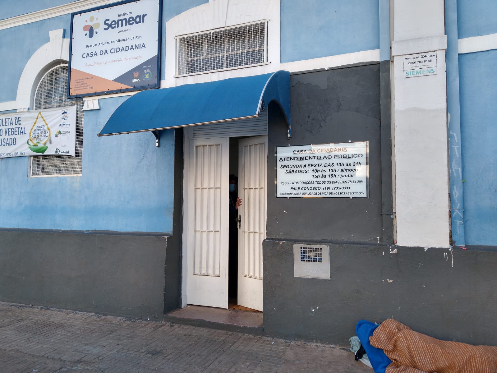 Apesar de acolhimento, muitos preferem as ruas
